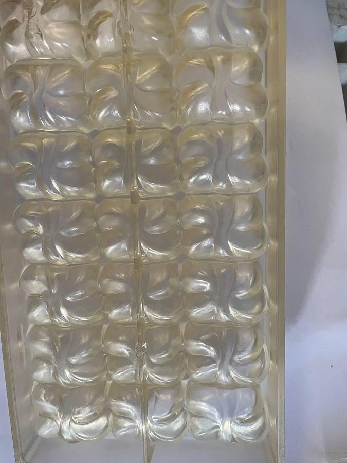 Used BakeProject B.V. Molds for the production of chocolates.