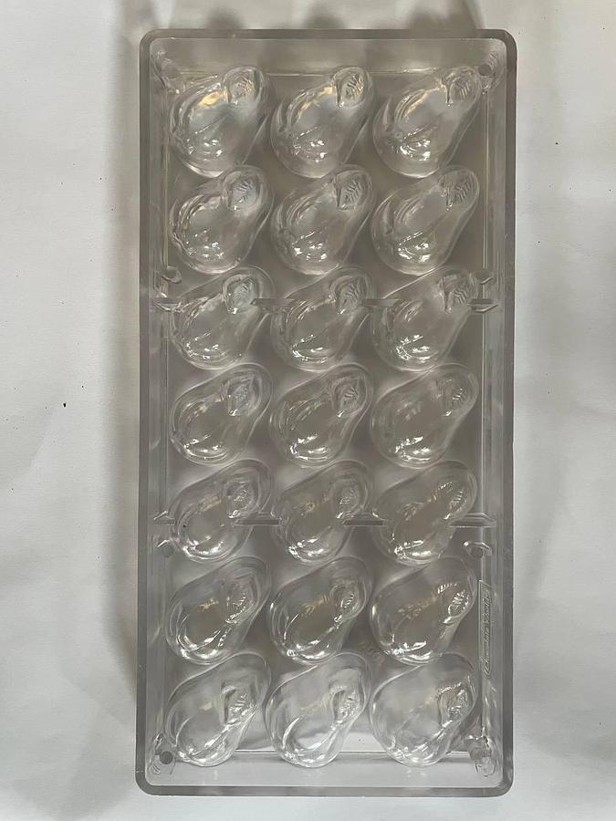 Used BakeProject B.V. Molds for the production of chocolates.