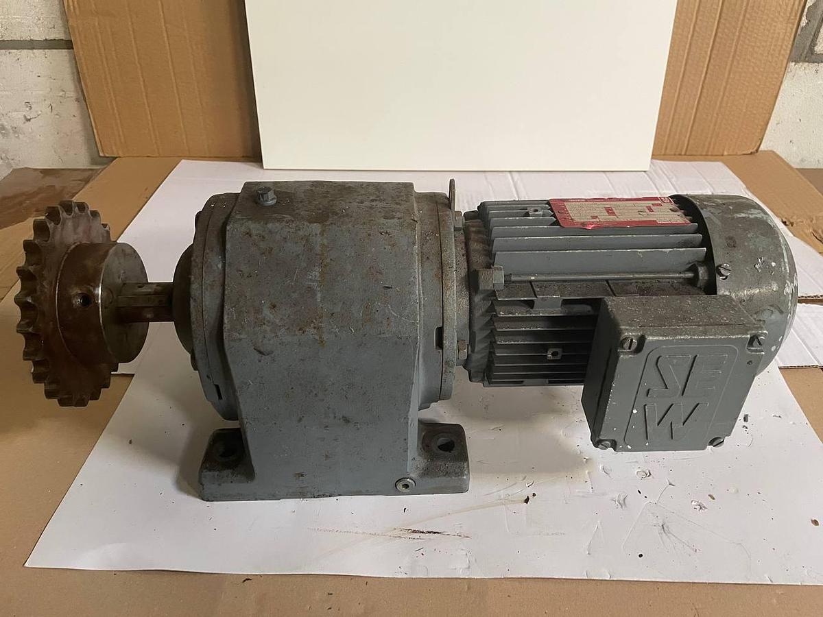 Used VECTOR AANDRIJFTECHNIEK B.V. 3 ∼ Mot VDE 0530  R63 R47 DT80N-4