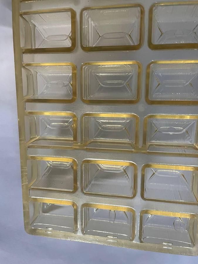 Used BakeProject B.V. Molds for the production of chocolates.