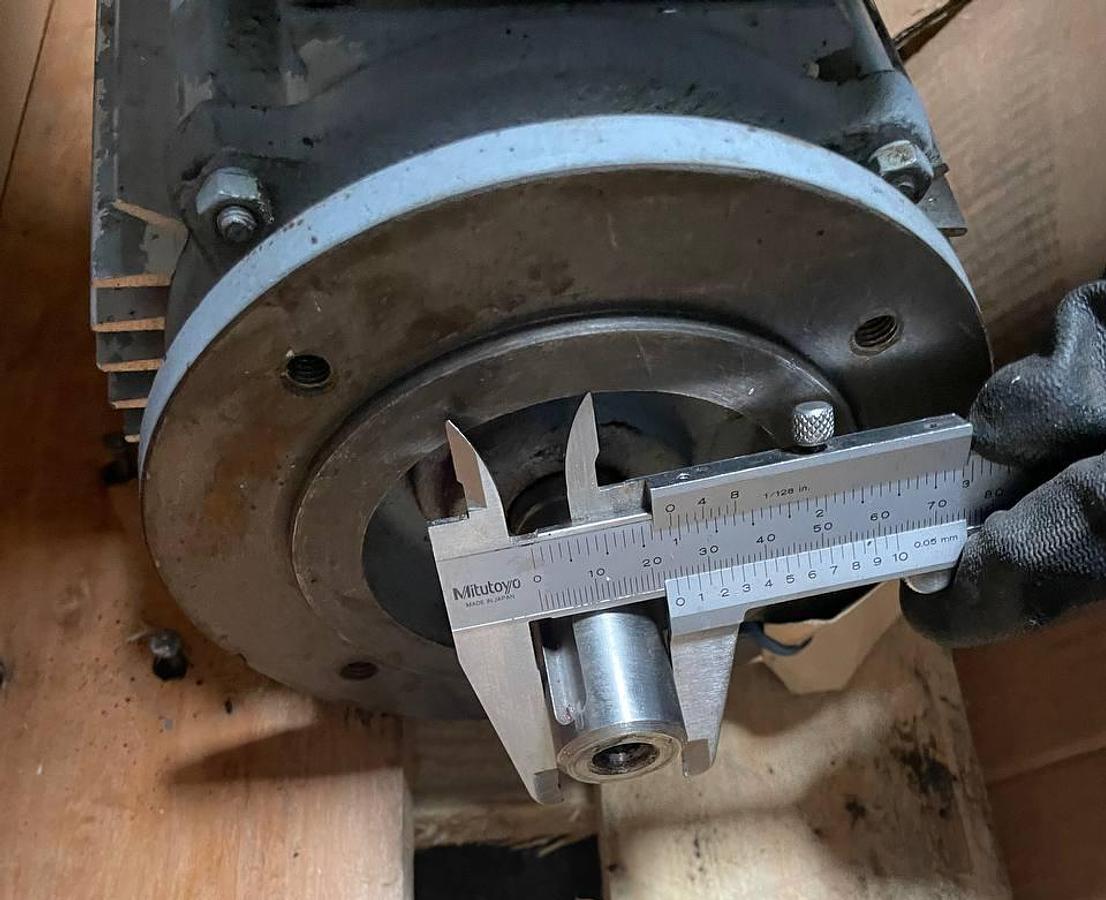 Used LENZE 32699 Extertal 3 ∼ Mot EN60034 MDEMAXX071-42COC