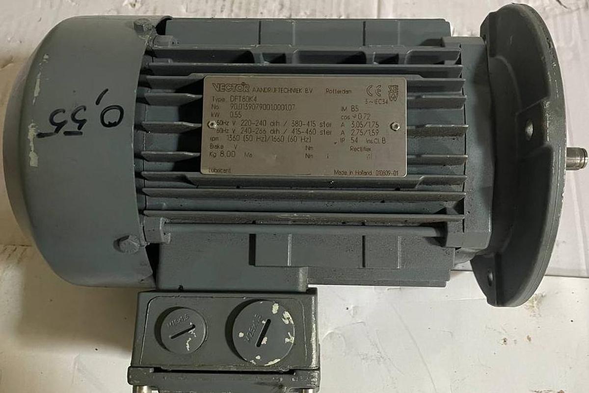 Used VECTOR AANDRIJFTECHNIEK B.V. 3 ∼ Mot  IEC34 R47 DT80N4