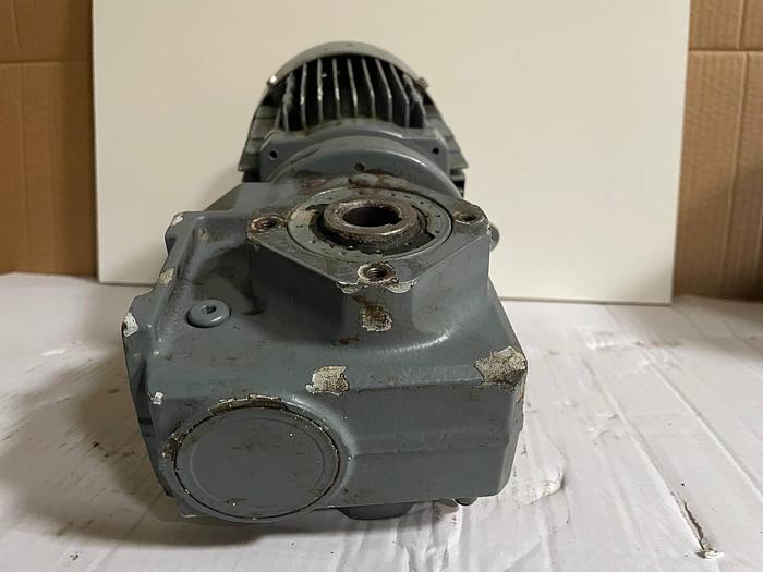 Used LENZE 32699 Extertal 3 ∼ Mot EN60034 GSS04-2M VAR 071C42