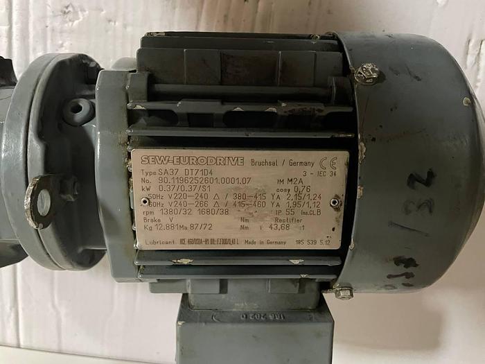 Used LENZE 32699 Extertal 3 ∼ Mot EN60034 GSS04-2M VAR 071C42