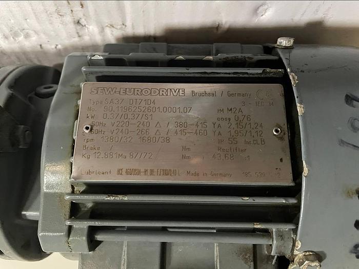 Used LENZE 32699 Extertal 3 ∼ Mot EN60034 GSS04-2M VAR 071C42