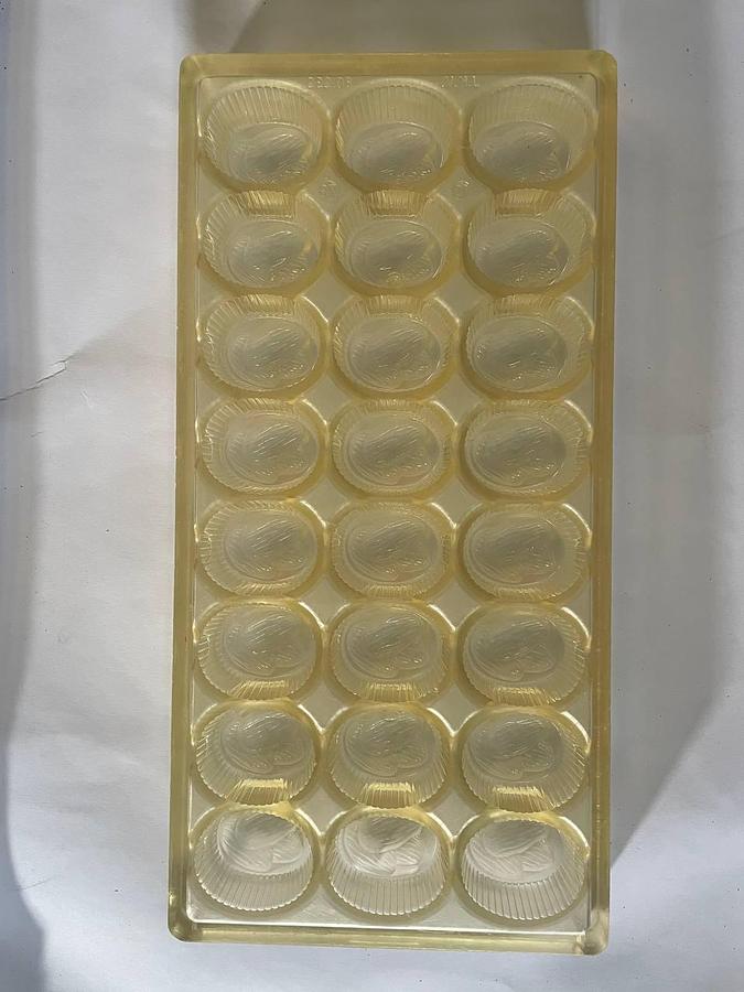 Used BakeProject B.V. Molds for the production of chocolates.