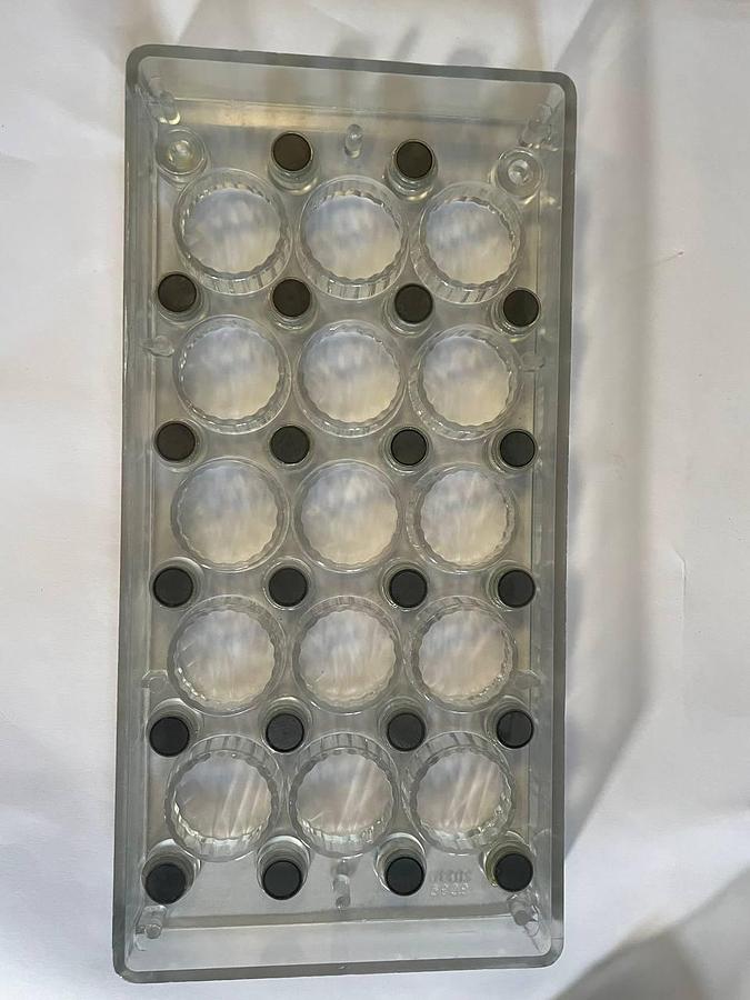 Used BakeProject B.V. Molds for the production of chocolates.