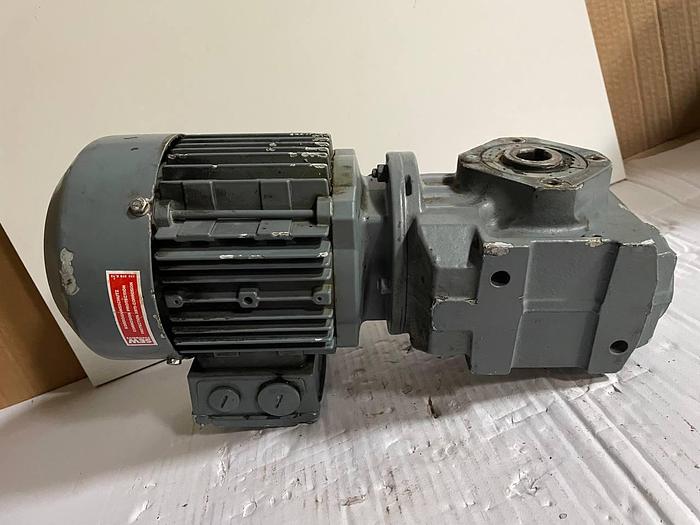 Used LENZE 32699 Extertal 3 ∼ Mot EN60034 GSS04-2M VAR 071C42