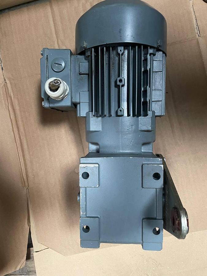 Used SEW-EURODRIVE Bruchsal 3 ∼ IEC34   WA20 DR63M2 90.1196252602.0001.07