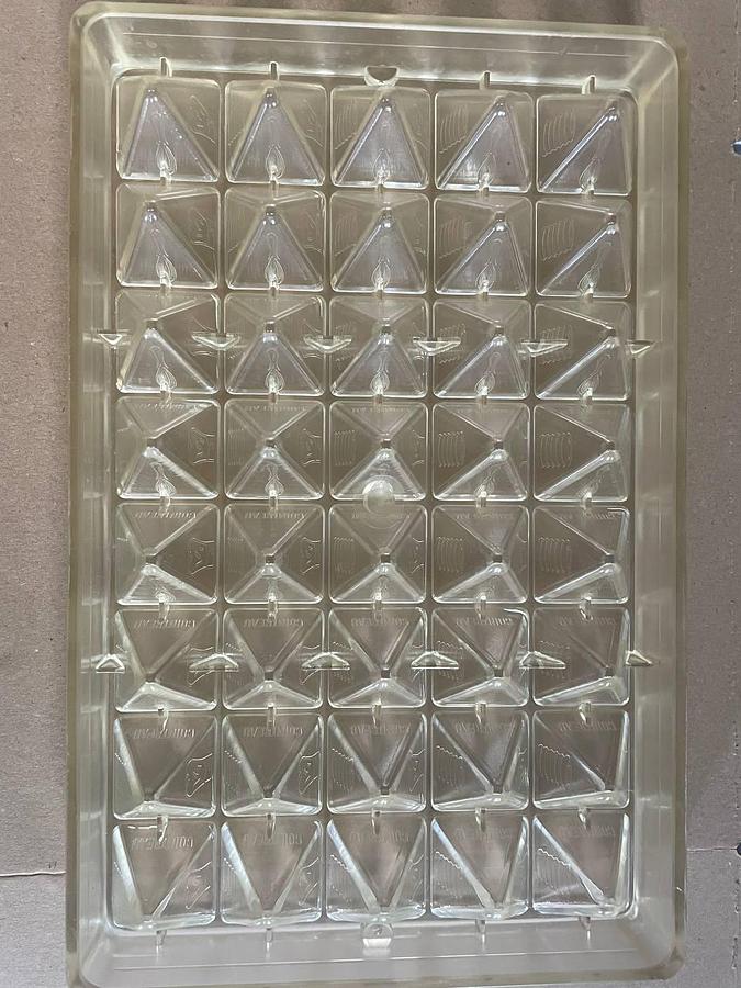 Used BakeProject B.V. Molds for the production of chocolates.