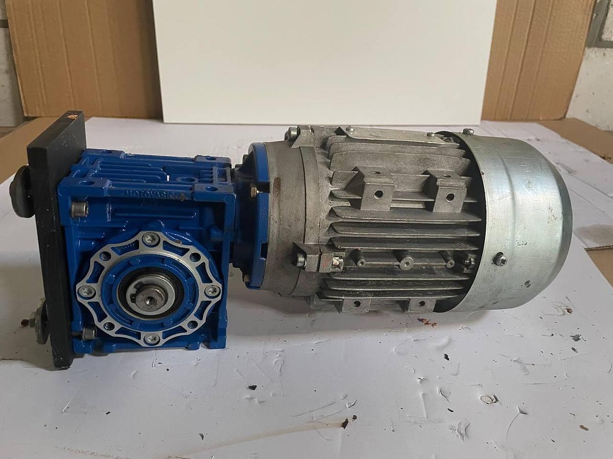 Used 2020 SEW-EURODRIVE 3∼ IEC60034  R27 DRN80MK4