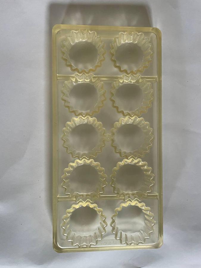 Used BakeProject B.V. Molds for the production of chocolates.