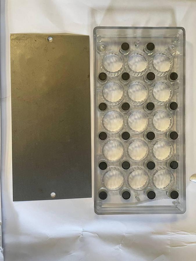 Used BakeProject B.V. Molds for the production of chocolates.