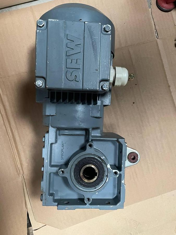 Used SEW-EURODRIVE Bruchsal 3 ∼ IEC34   WA20 DR63M2 90.1196252602.0001.07
