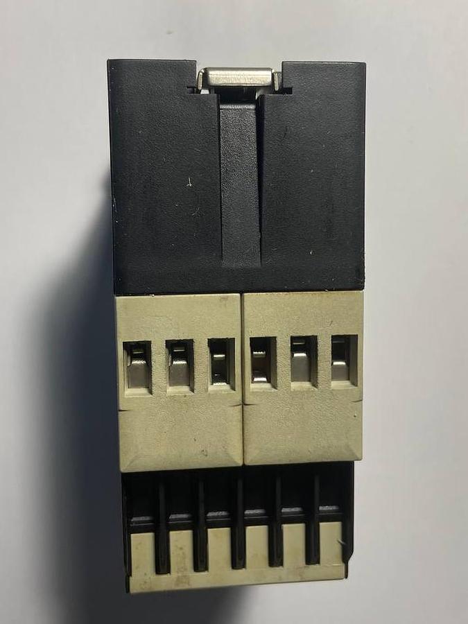 Used SIEMENS Telemecanique RM3 JA112MW Current Measurement Relay 0.3-1.5A