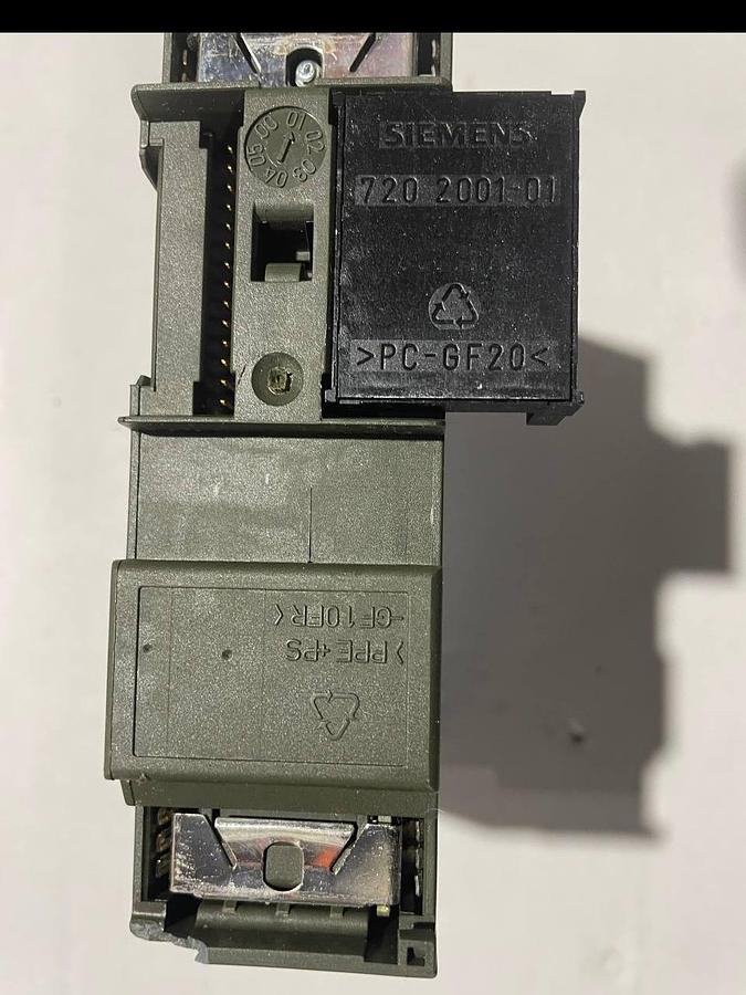 Used 2001 SIEMENS 6ES7 321-1BH02-0AA0 SIMATIC S7