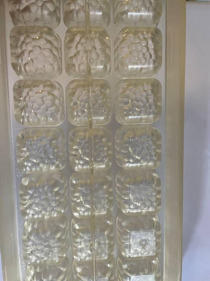 Used BakeProject B.V. Molds for the production of chocolates.