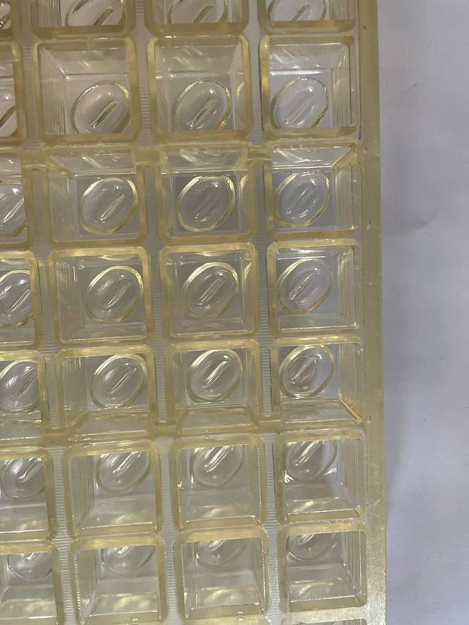 Used BakeProject B.V. Molds for the production of chocolates.