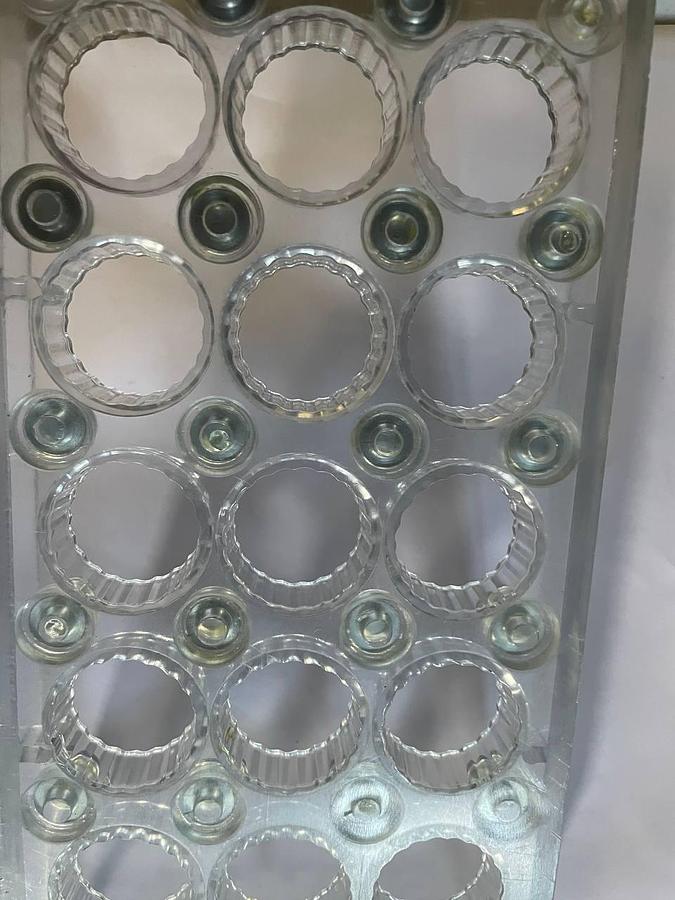 Used BakeProject B.V. Molds for the production of chocolates.