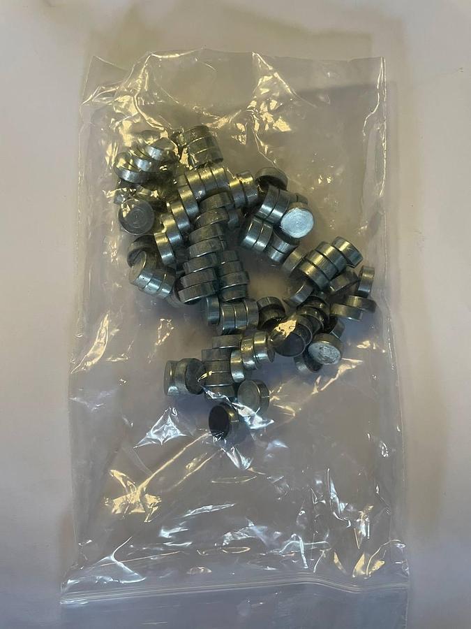 Used BakeProject B.V. Molds for the production of chocolates.