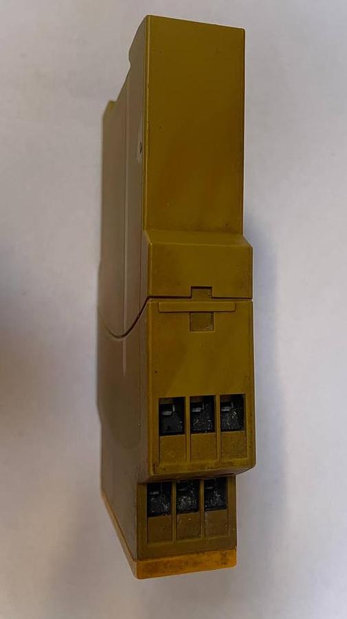 Used Pilz PNOZ X2 Safety Relay