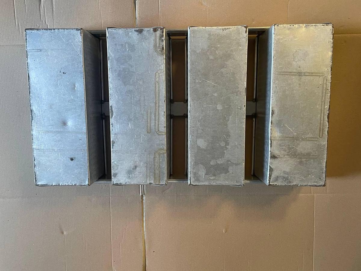 Used KAAK Bread baking pans