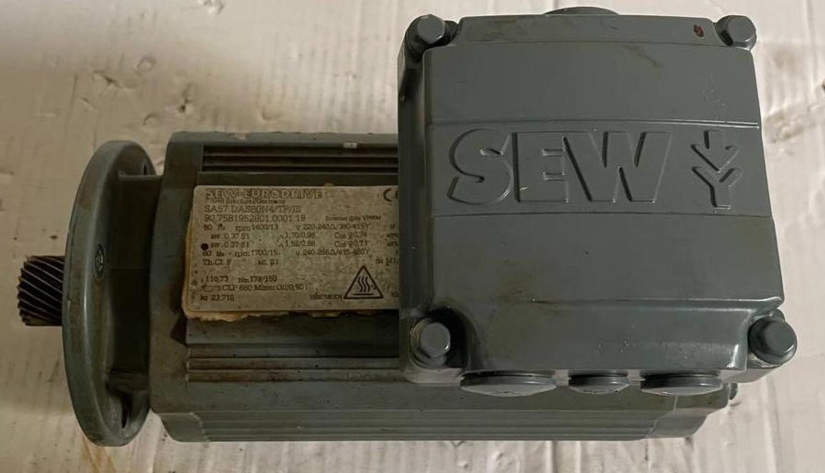 Used SEW-EURODRIVE  3∼ IEC60034 Inverter duty VPWM