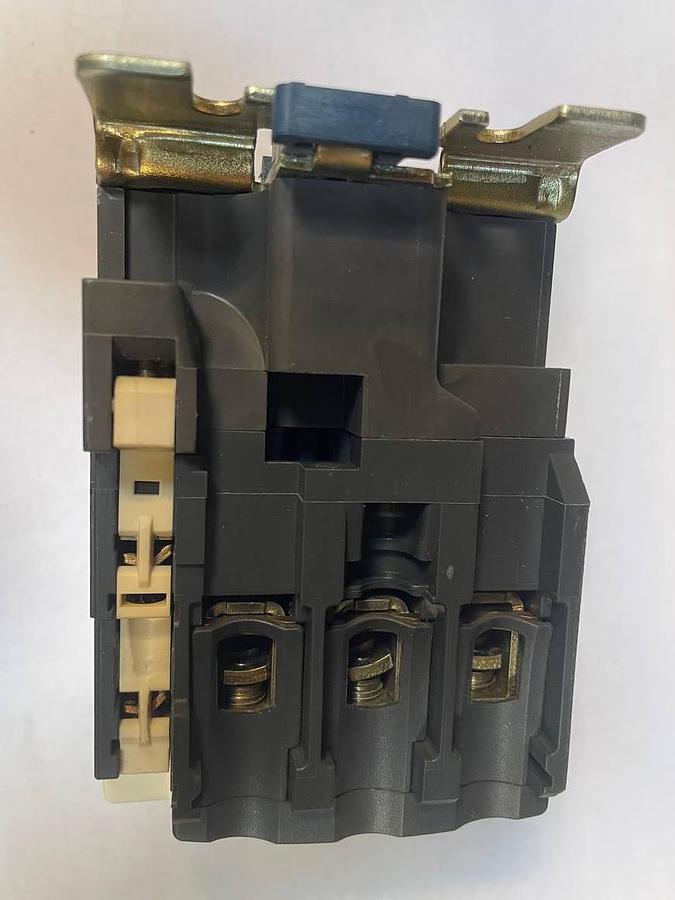 Used Schneider Electric Schneider 80A Contactor (230V Coil)