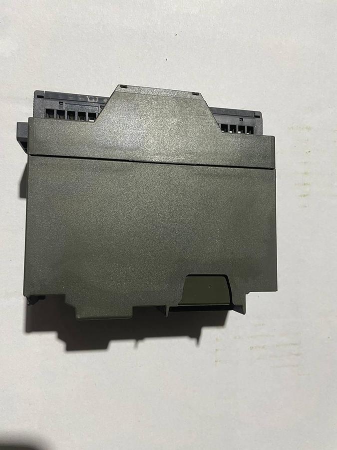 Used 2001 SIEMENS 6ES7 321-1BH02-0AA0 SIMATIC S7