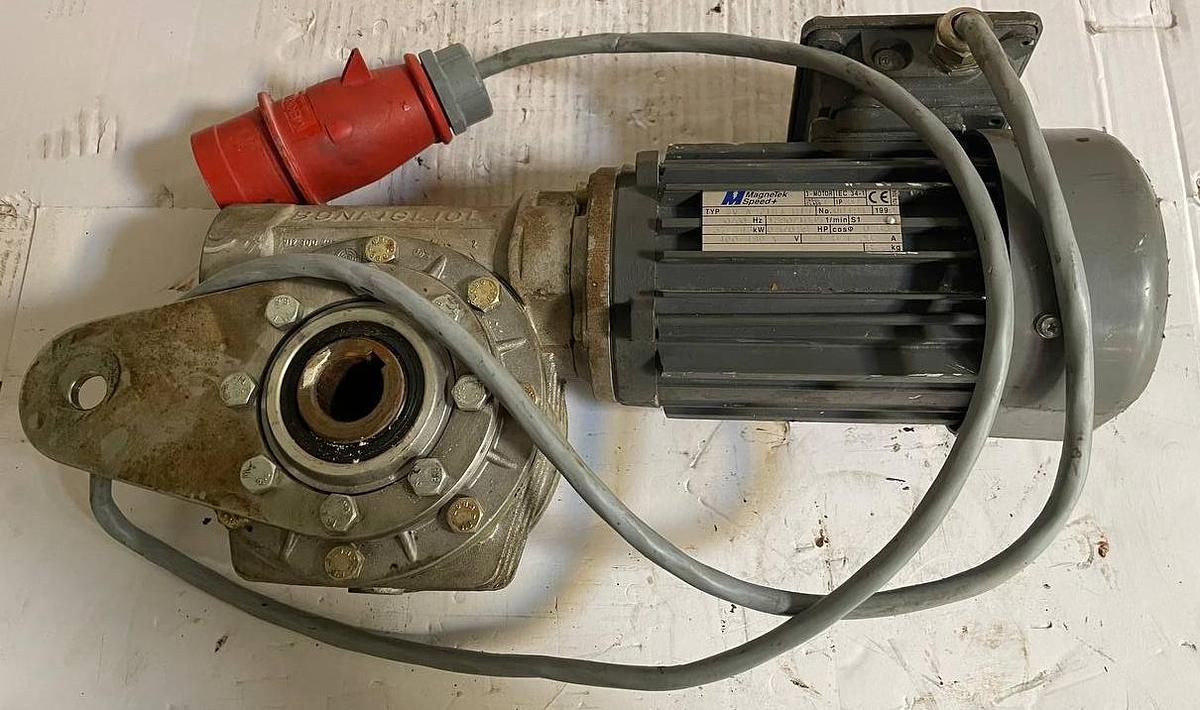 Used SEW-EURODRIVE 3 ∼ IEC34  WA20 DR63M2