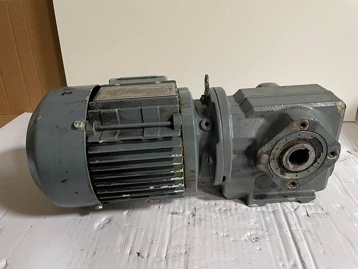 Used LENZE 32699 Extertal 3 ∼ Mot EN60034 GSS04-2M VAR 071C42