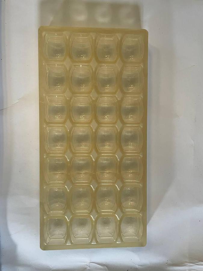 Used BakeProject B.V. Molds for the production of chocolates.