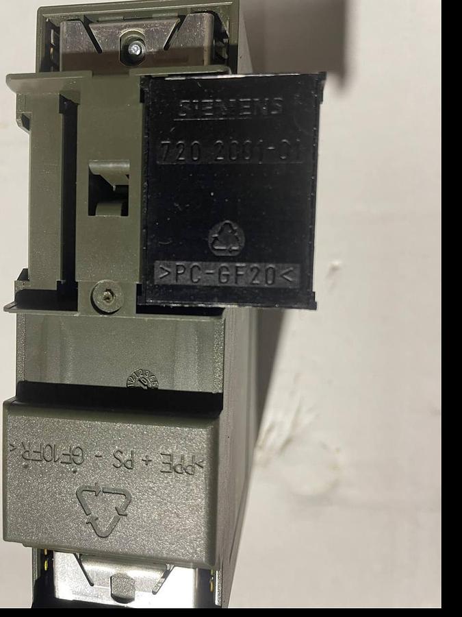 Used 2001 SIEMENS 6ES7 322-1BL00-0AA0 SIMATIC S7