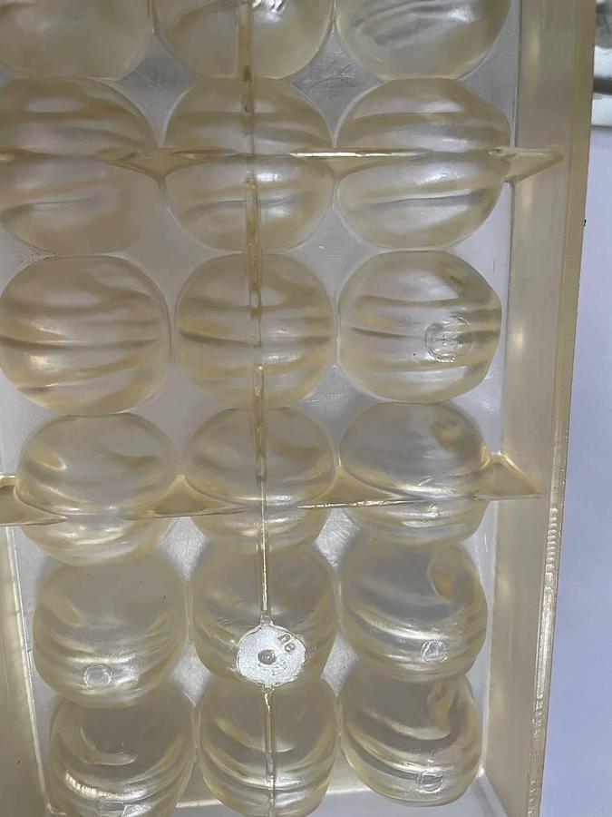 Used BakeProject B.V. Molds for the production of chocolates.