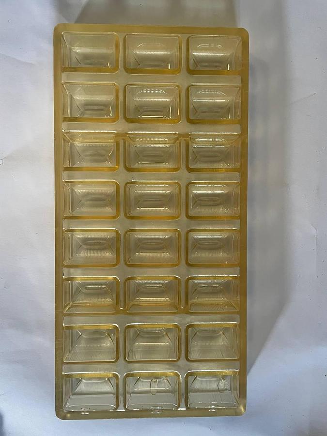 Used BakeProject B.V. Molds for the production of chocolates.