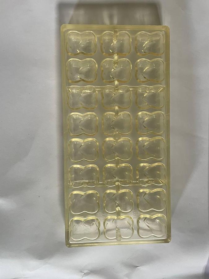 Used BakeProject B.V. Molds for the production of chocolates.