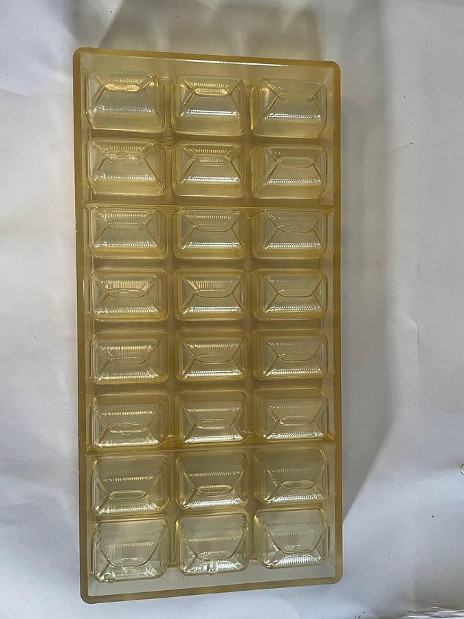 Used BakeProject B.V. Molds for the production of chocolates.