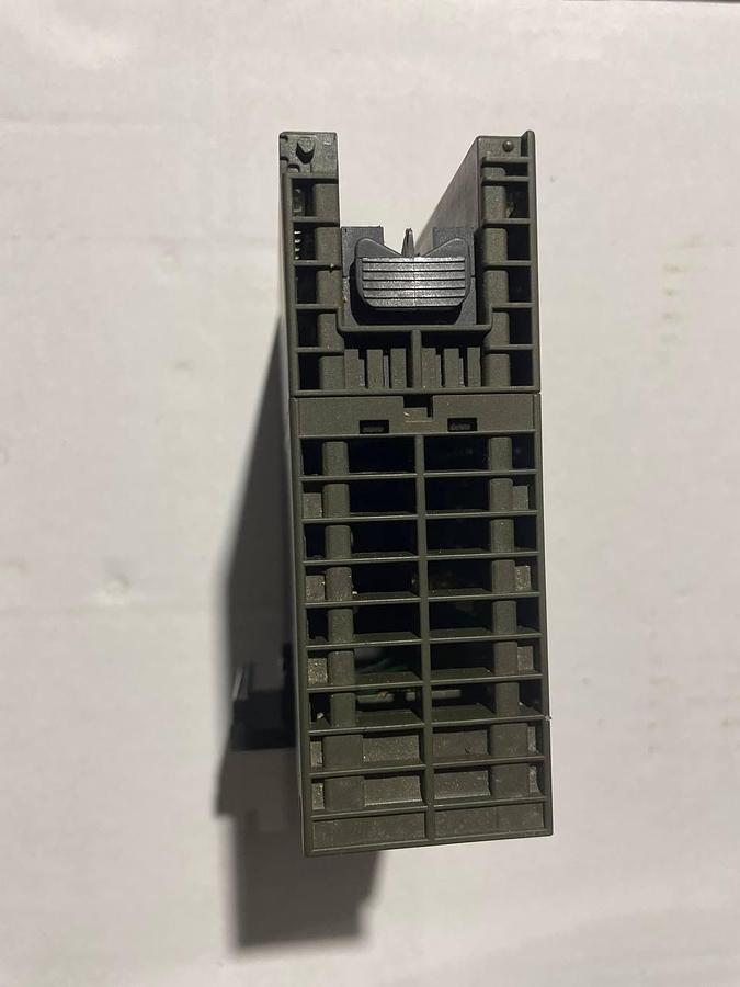 Used 2001 SIEMENS 6ES7 322-1BL00-0AA0 SIMATIC S7