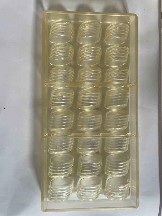 Used BakeProject B.V. Molds for the production of chocolates.