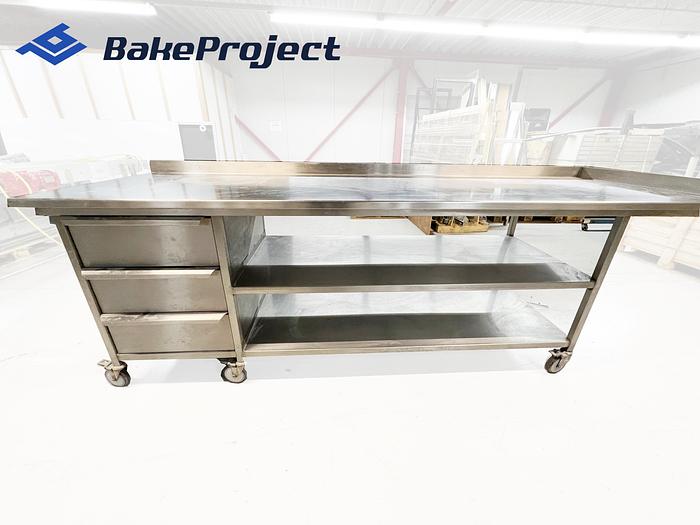 Used Stainless steel tabel van Wout