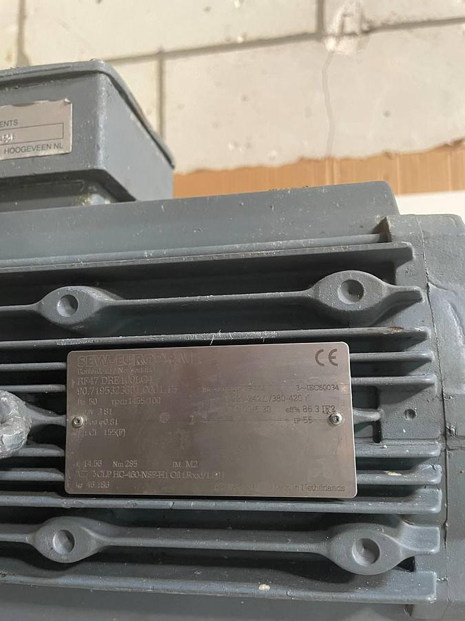 Used SEW-EURODRIVE  3∼ IEC60034 Inverter duty VPWM