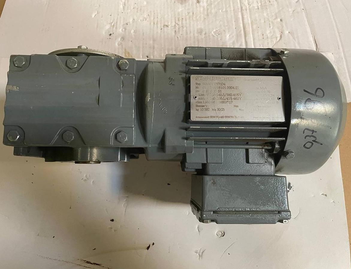 Used SEW-EURODRIVE  3∼ IEC60034 Inverter duty VPWM
