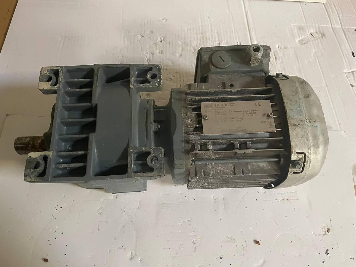 Used SEW-EURODRIVE  3∼ IEC34  WA30/TDT71D4