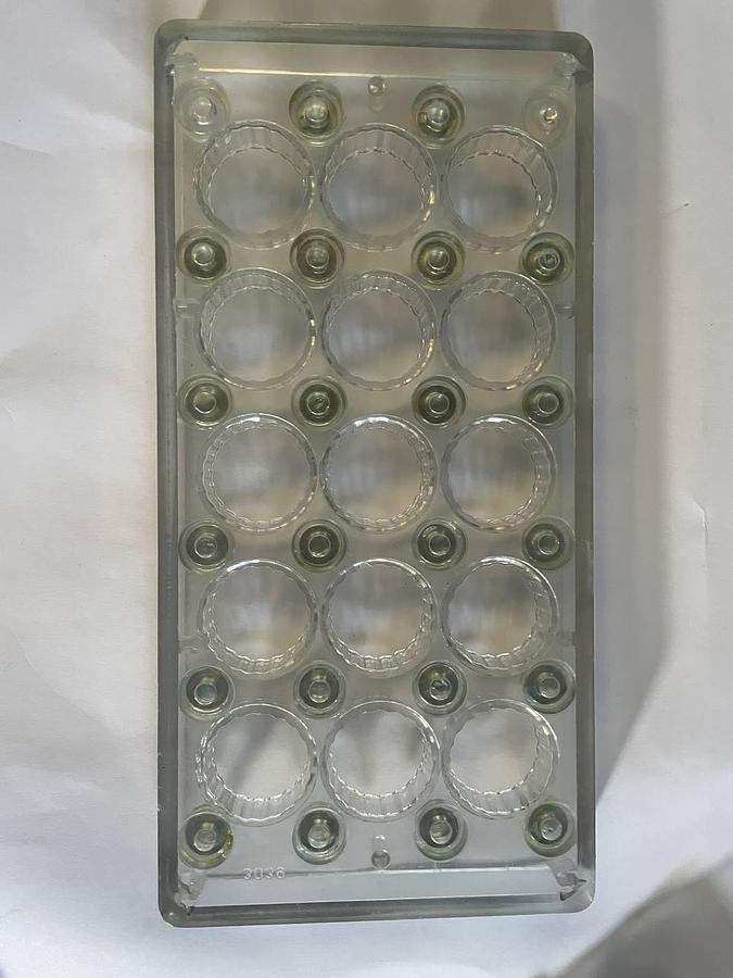 Used BakeProject B.V. Molds for the production of chocolates.