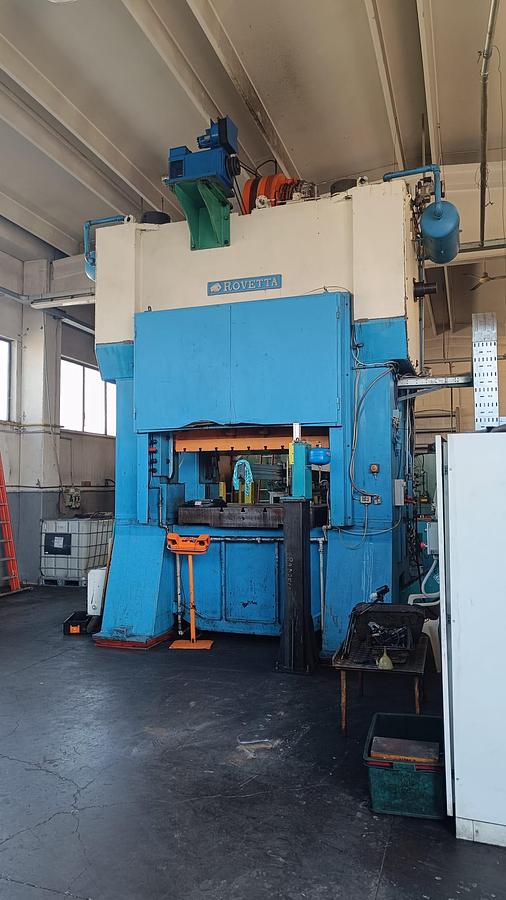 Usato Pressa meccanica Rovetta 630 ton piani 1.830 x 1.220