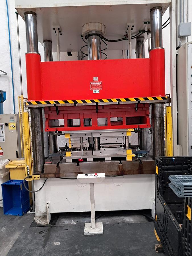 Usato Pressa idraulica 250 ton CAVANI GOLDONI