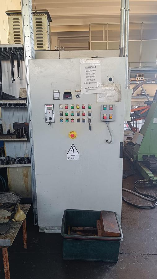 Usato Pressa meccanica Rovetta 630 ton piani 1.830 x 1.220