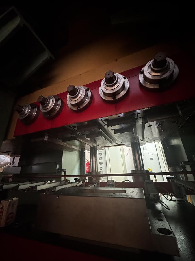 Pressa ginocchiera INVERNIZZI 1000 ton