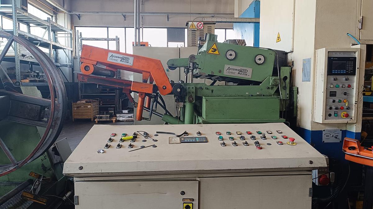Used Linea compatta Asservimenti presse 800 x 4