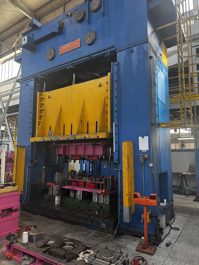 Usato Pressa meccanica doppio montante RADAELLI 1000 ton.
